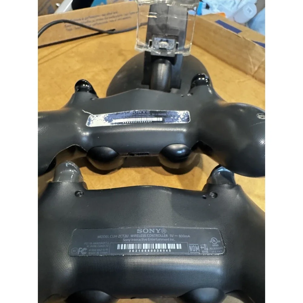 Sony DualShock 4 V2 Wireless Controller CUH-ZCT2U PS4 Lot of 2 + Charging Dock